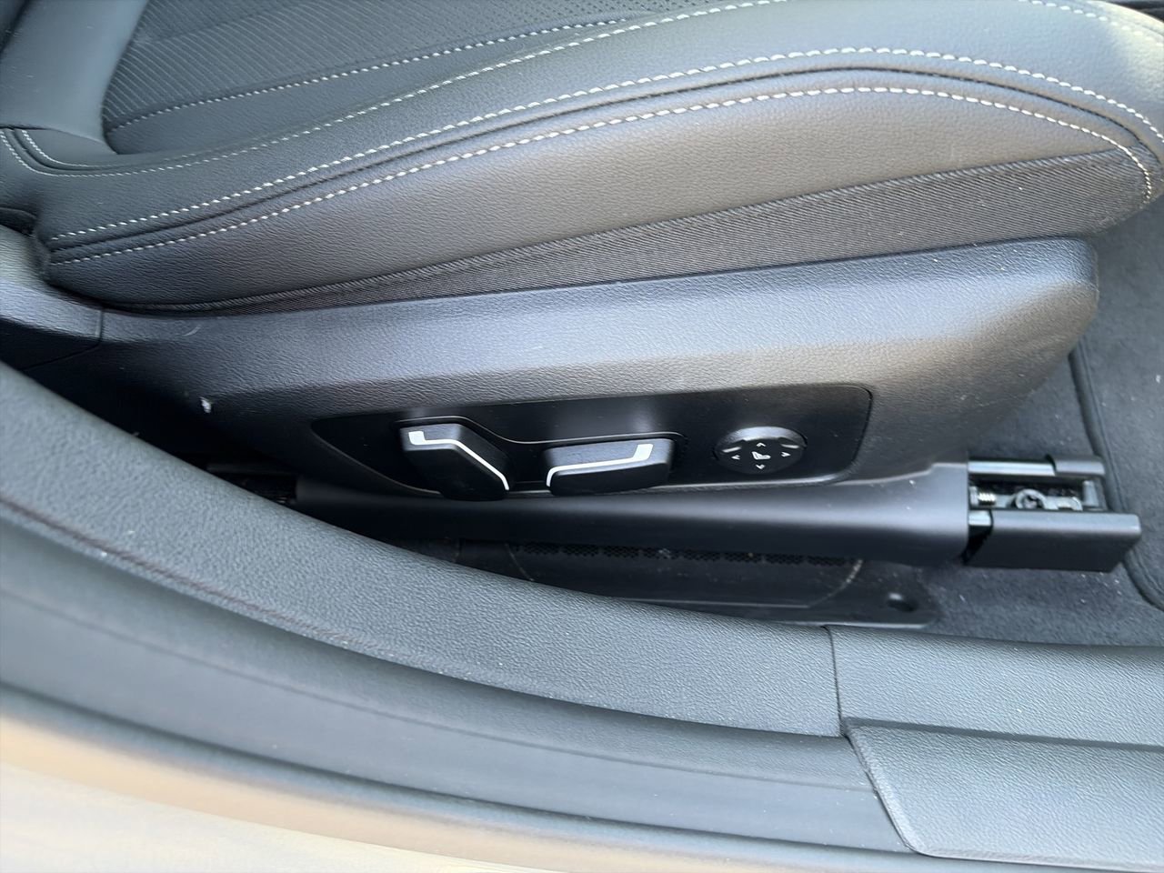 Used 2025 BMW 430i w/ Premium Package RWD image 38