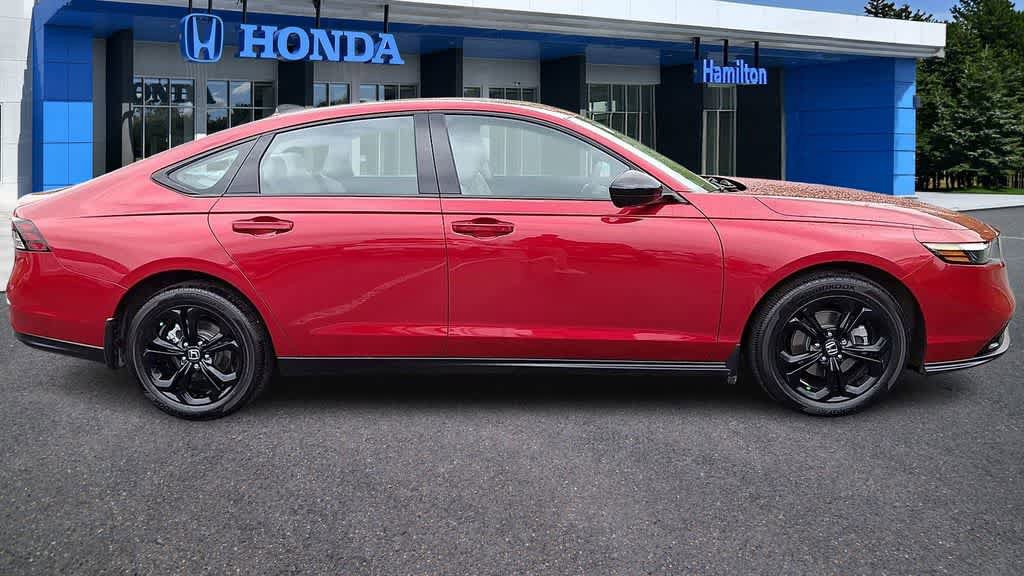 Certified 2025 Honda Accord SE image 9