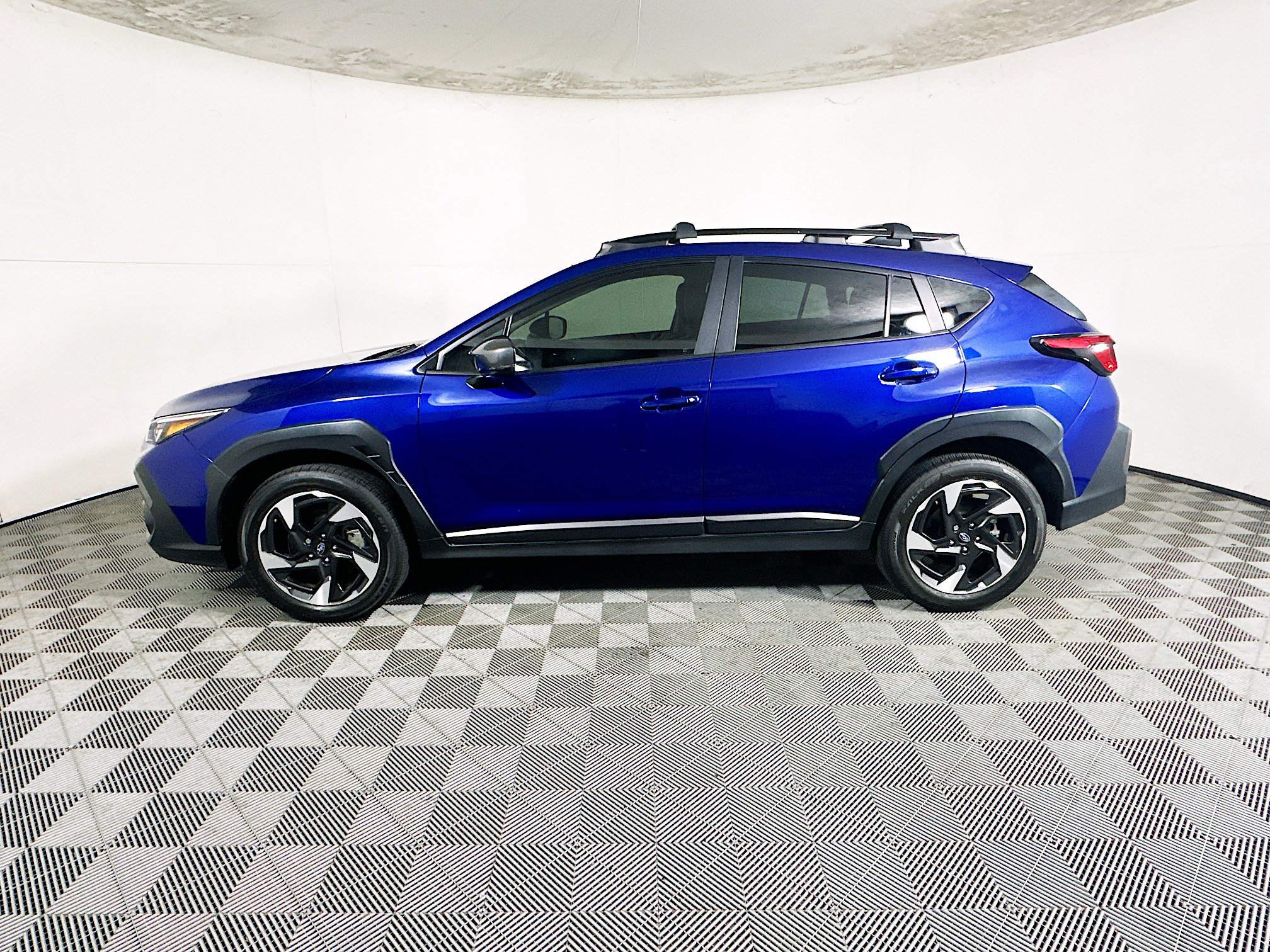 Used 2025 Subaru Crosstrek 2.5i Limited AWD/4WD image 6