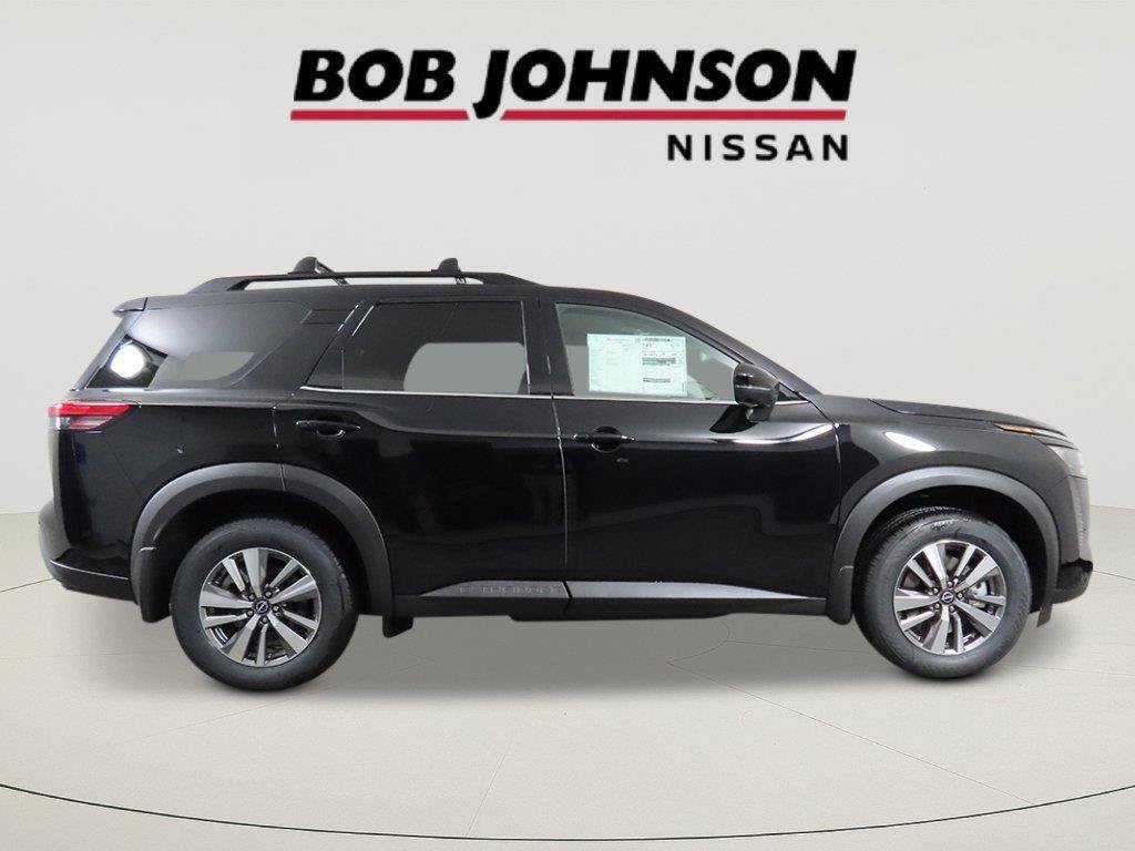 New 2026 Nissan Pathfinder SL AWD/4WD image 2