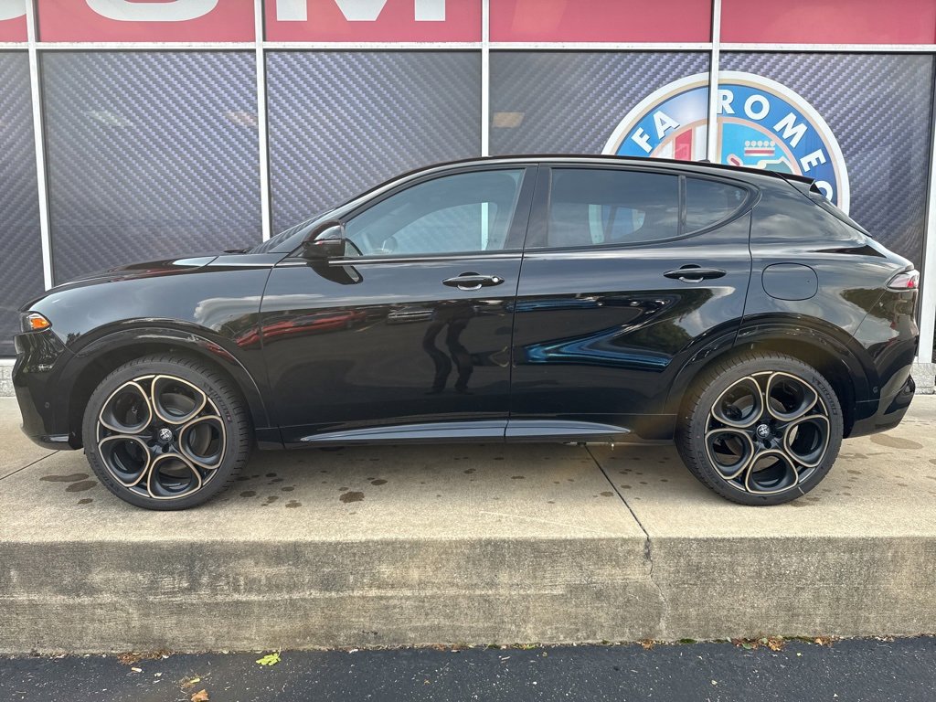 New 2025 Alfa Romeo Tonale image 9