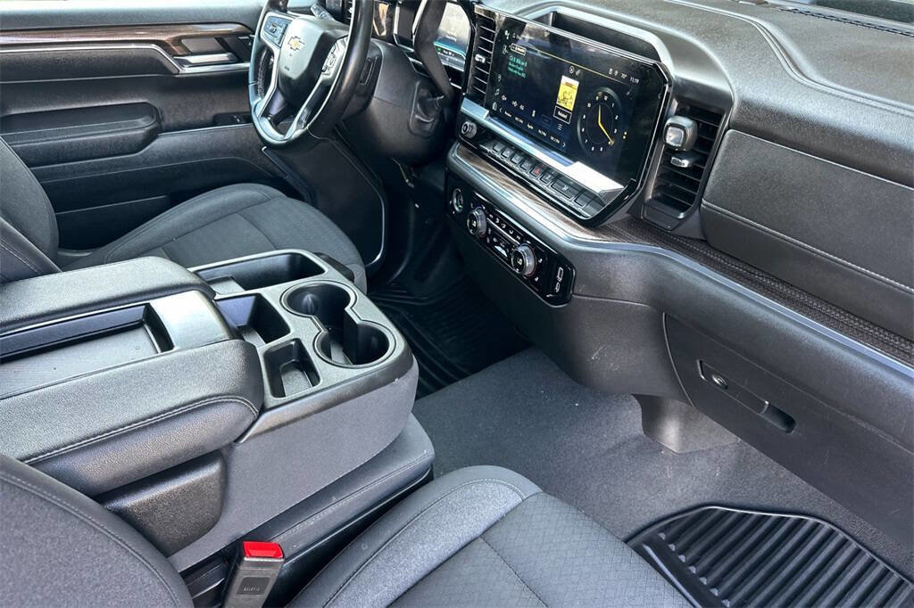 Used 2024 Chevrolet Silverado 1500 LT w/ Protection Package image 15