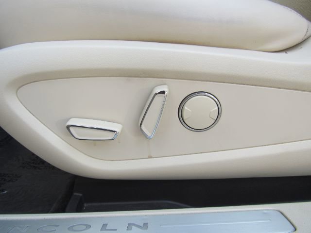 Used 2015 Lincoln MKC FWD w/ Equipment Group 102A Reserve image 15