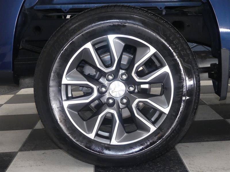 Used 2022 Chevrolet Silverado 1500 LT AWD/4WD image 31