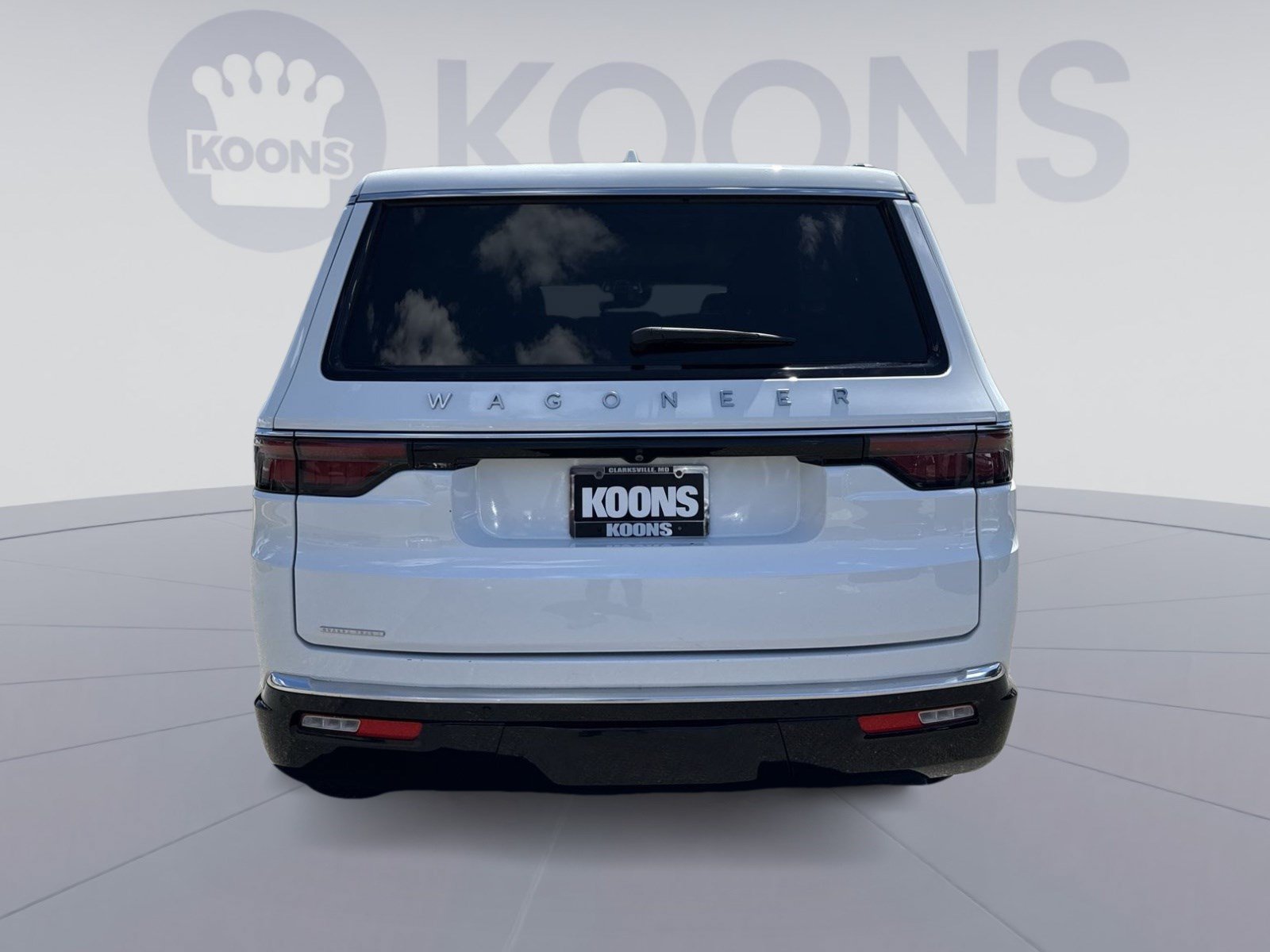Used 2023 Jeep Wagoneer 4WD w/ Premium Group I image 5