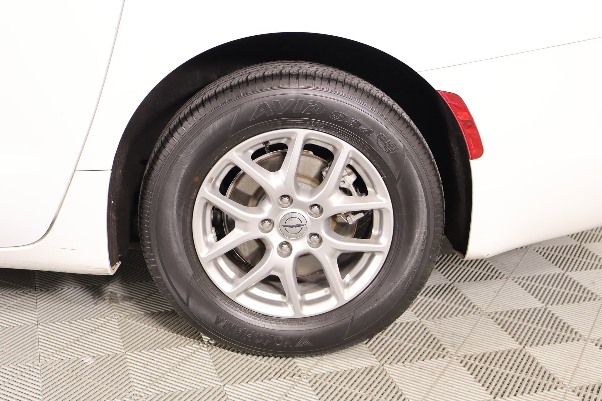 Used 2022 Chrysler Voyager LX image 18