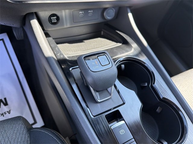 Used 2024 Nissan Rogue SV image 15