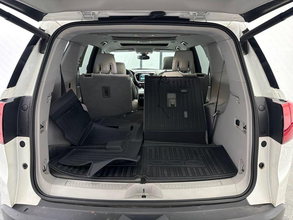 Used 2017 GMC Acadia SLT w/ LPO, Cargo Package FWD image 20