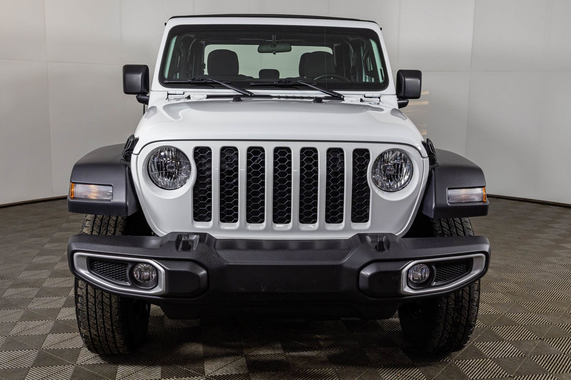 Used 2023 Jeep Gladiator Sport w/ Trailer Tow Package AWD/4WD image 8