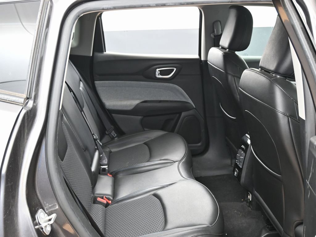 Used 2022 Jeep Compass Latitude image 33