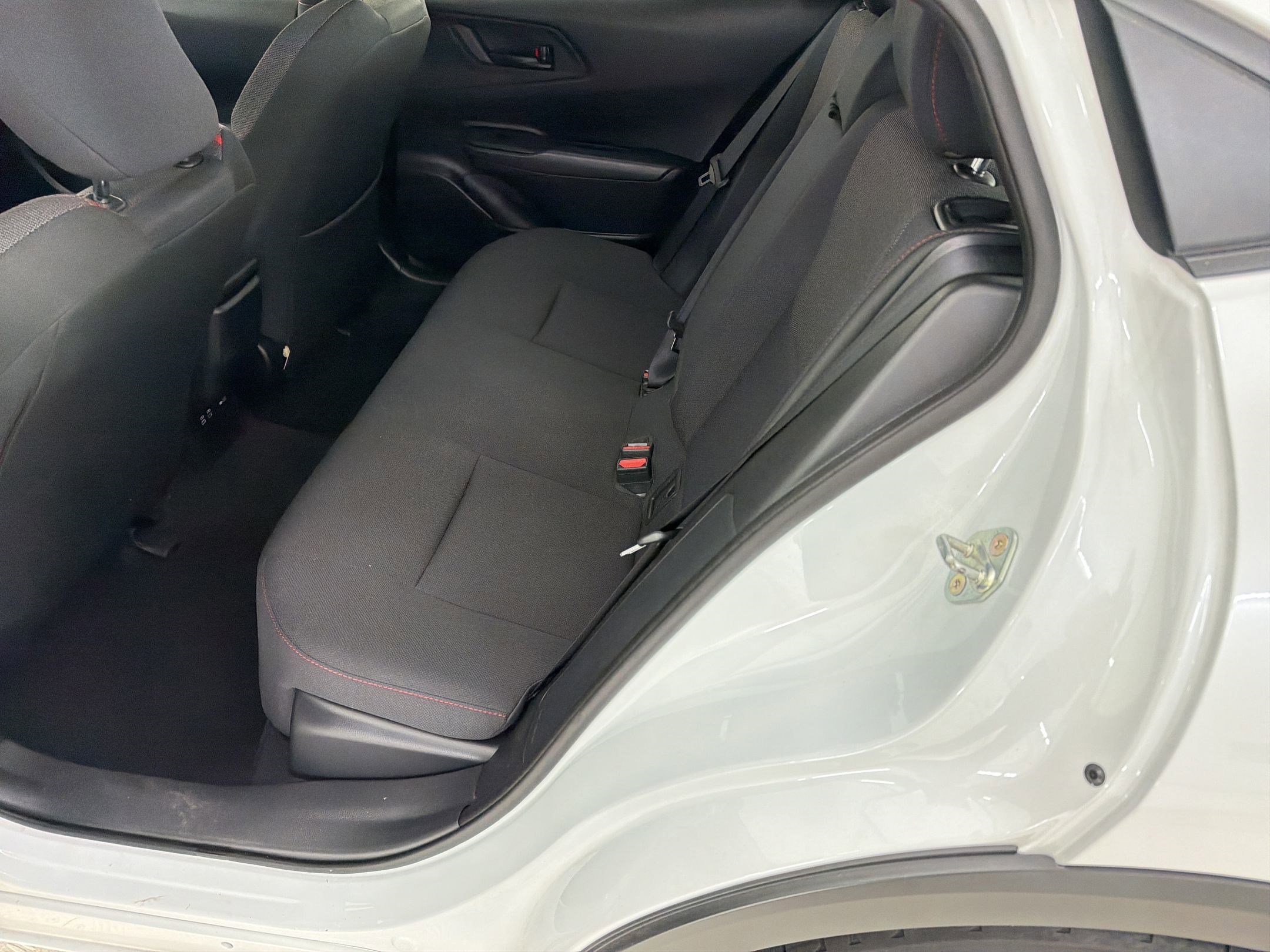 Used 2024 Toyota Prius Prime SE FWD image 15