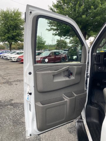 Used 2018 Chevrolet Express 3500 LT w/ LT Preferred Equipment Group RWD image 13