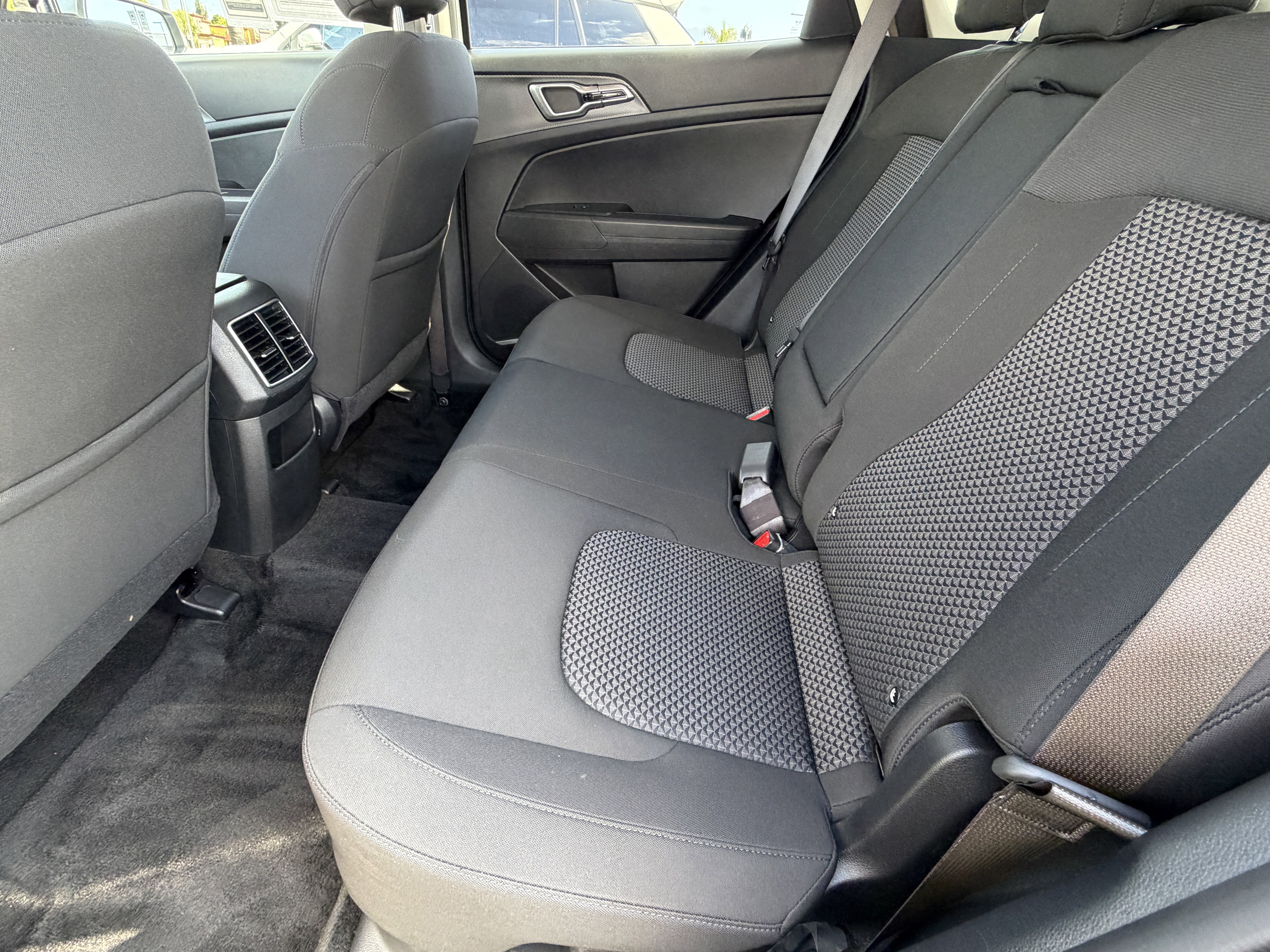 Certified 2025 Kia Sportage LX AWD/4WD image 25