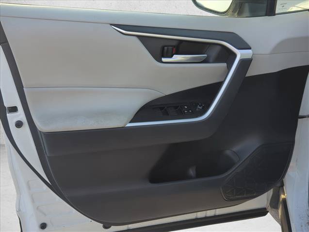 Certified 2021 Toyota RAV4 XLE FWD image 8