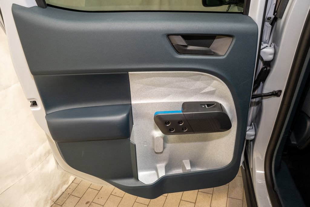 Used 2025 Ford Maverick XLT w/ XLT Luxury Package image 9