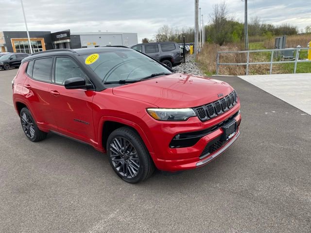 Used 2023 Jeep Compass High Altitude AWD/4WD image 3