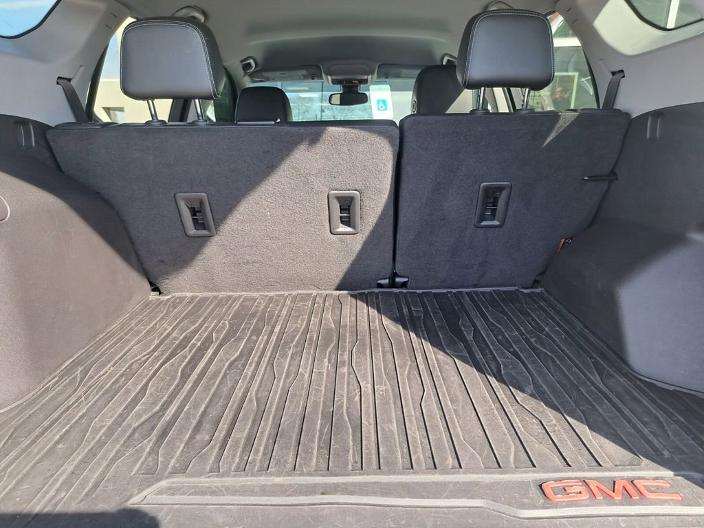 Used 2023 GMC Terrain SLT w/ Elevation Edition image 27