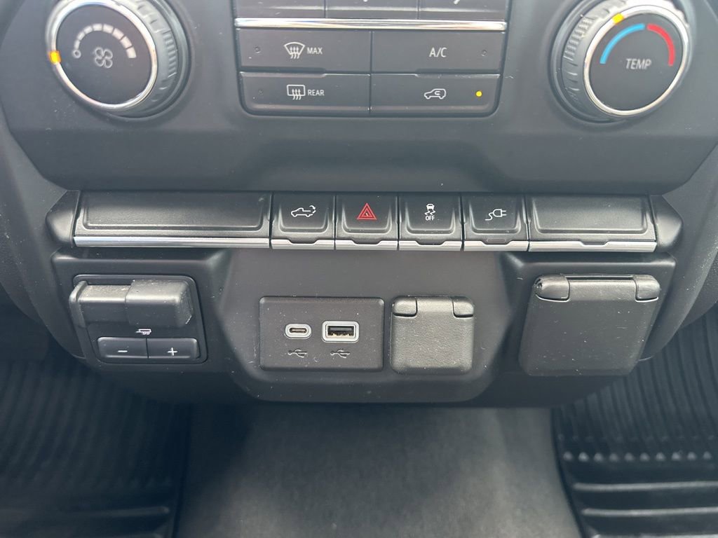 Used 2022 Chevrolet Silverado 2500 Custom w/ Custom Convenience Package image 5