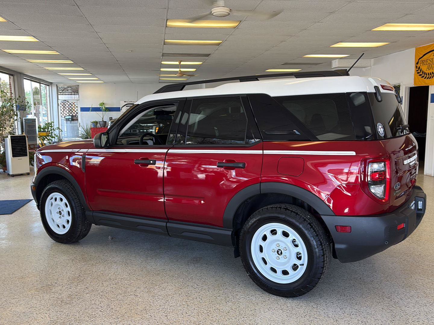 New 2025 Ford Bronco Sport Heritage w/ Convenience Package AWD/4WD image 2