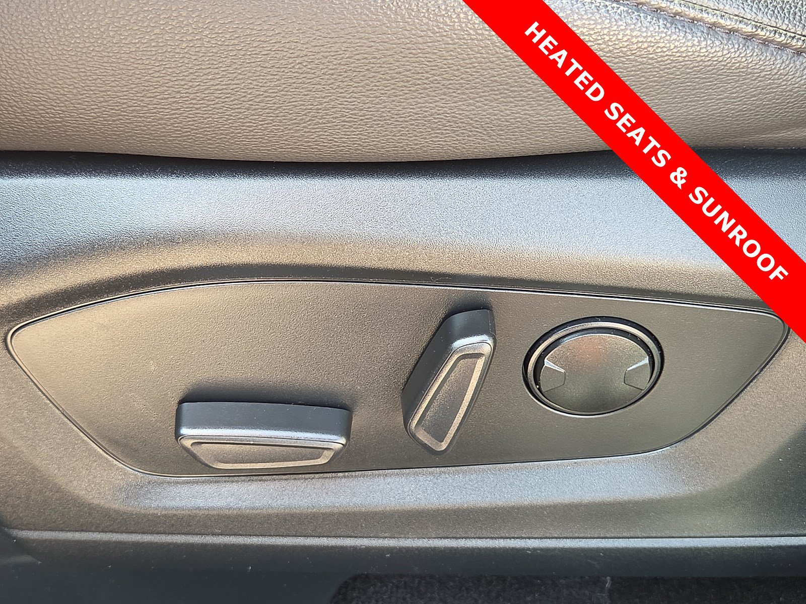 Used 2023 Ford Explorer ST w/ Equipment Group 401A AWD/4WD image 16