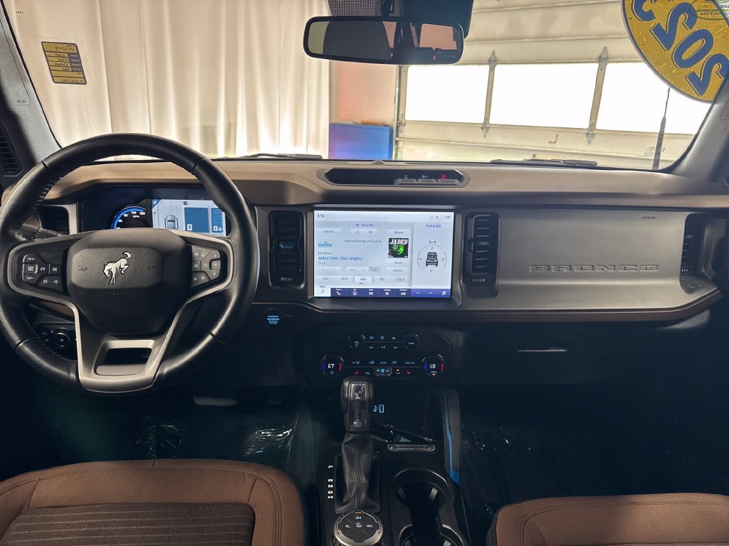 Used 2023 Ford Bronco Outer Banks AWD/4WD image 14