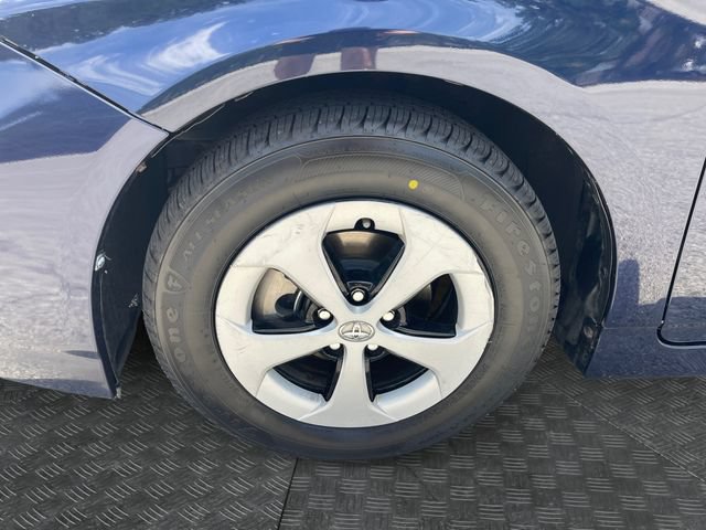 Used 2015 Toyota Prius Four FWD image 14