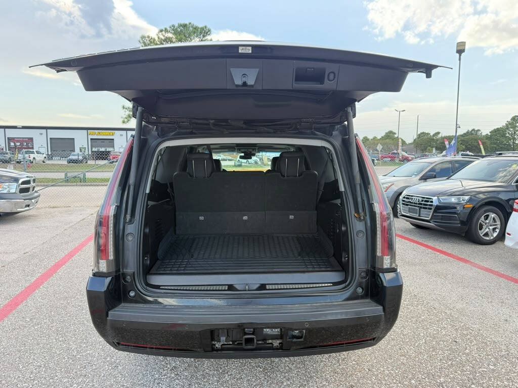Used 2017 Cadillac Escalade ESV Premium Luxury AWD/4WD image 23