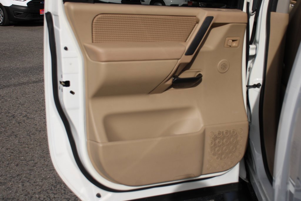 Used 2013 Nissan Titan SV w/ SV Value Truck Pkg image 30