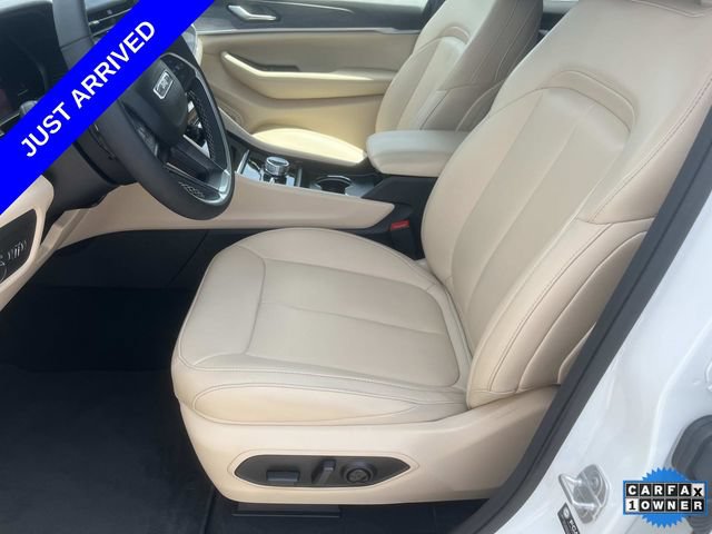 Certified 2025 Jeep Grand Cherokee Limited w/ Trailer Tow Package AWD/4WD image 27