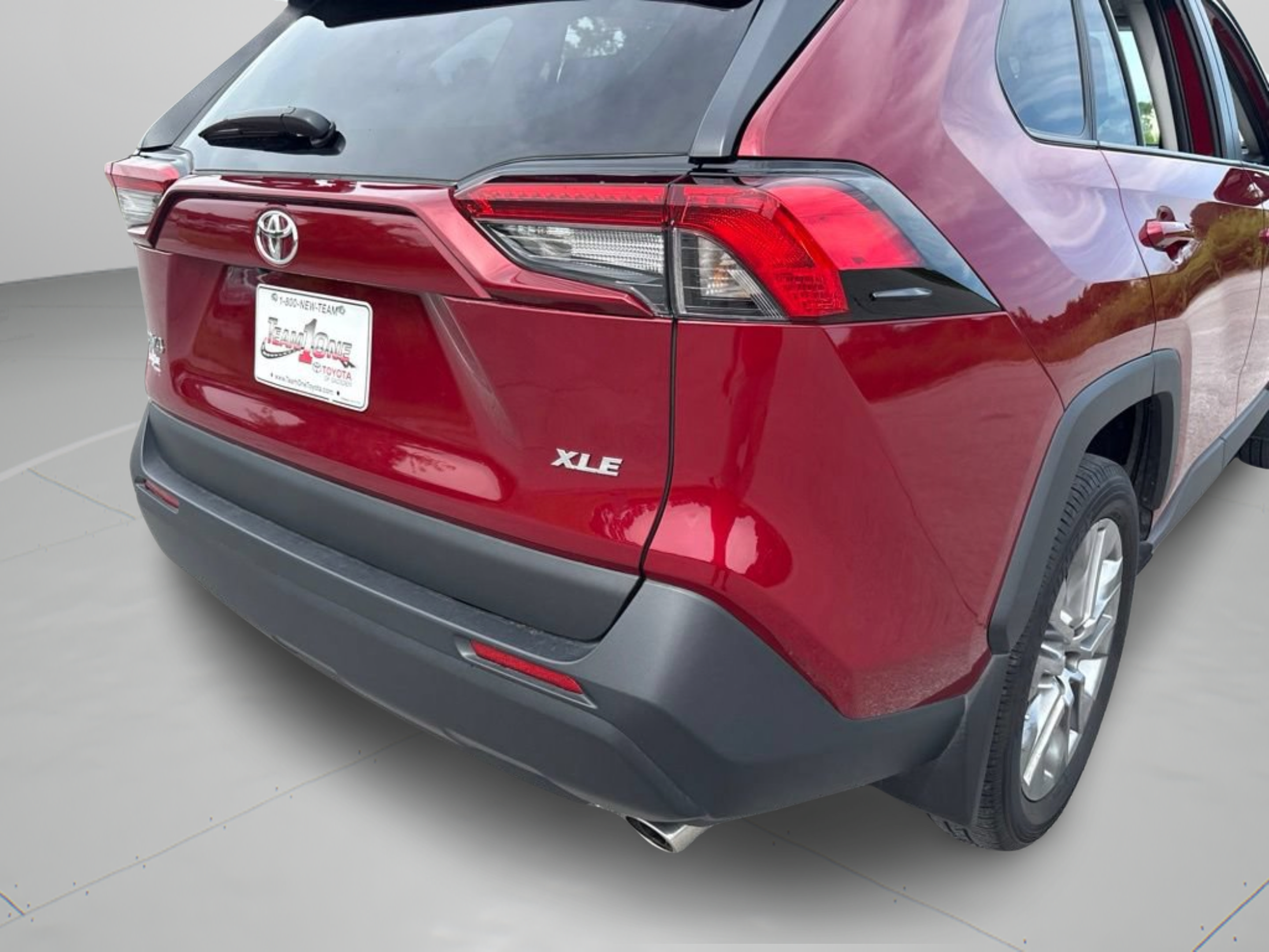 Used 2024 Toyota RAV4 XLE Premium FWD image 29
