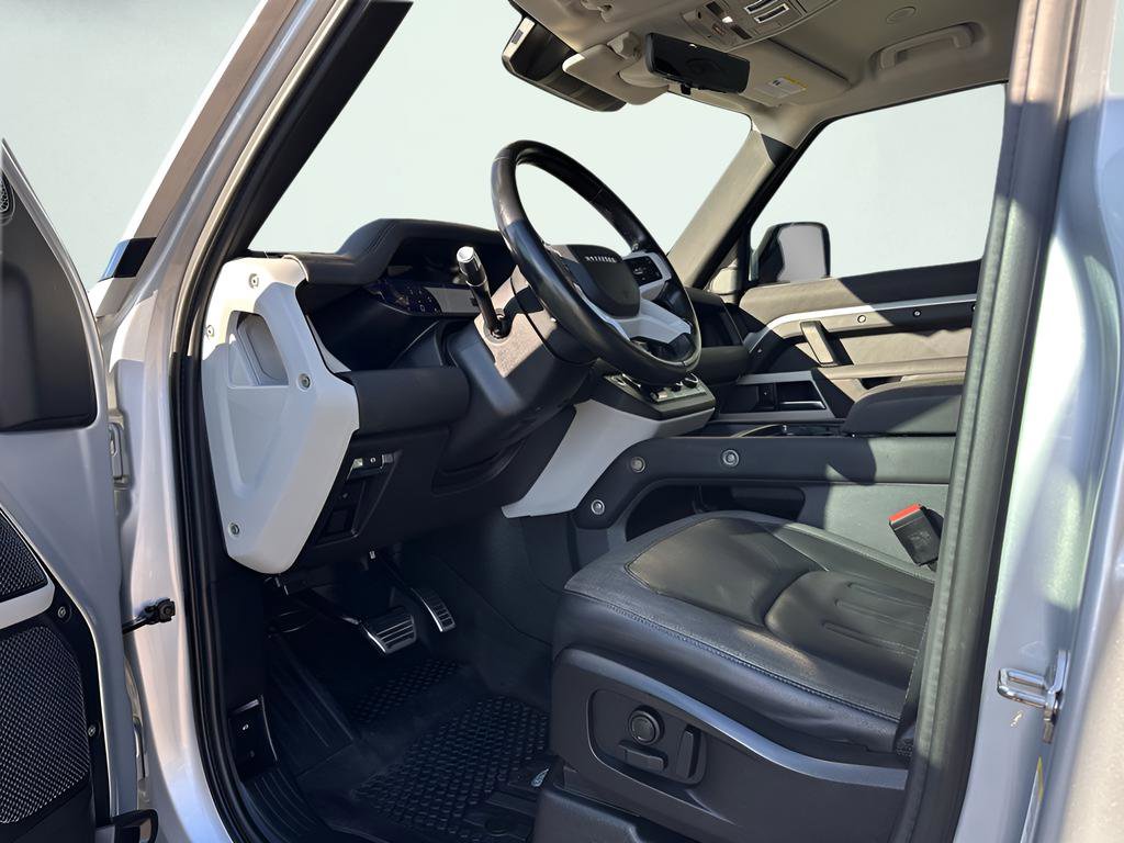 Used 2020 Land Rover Defender 110 First Edition AWD/4WD image 18
