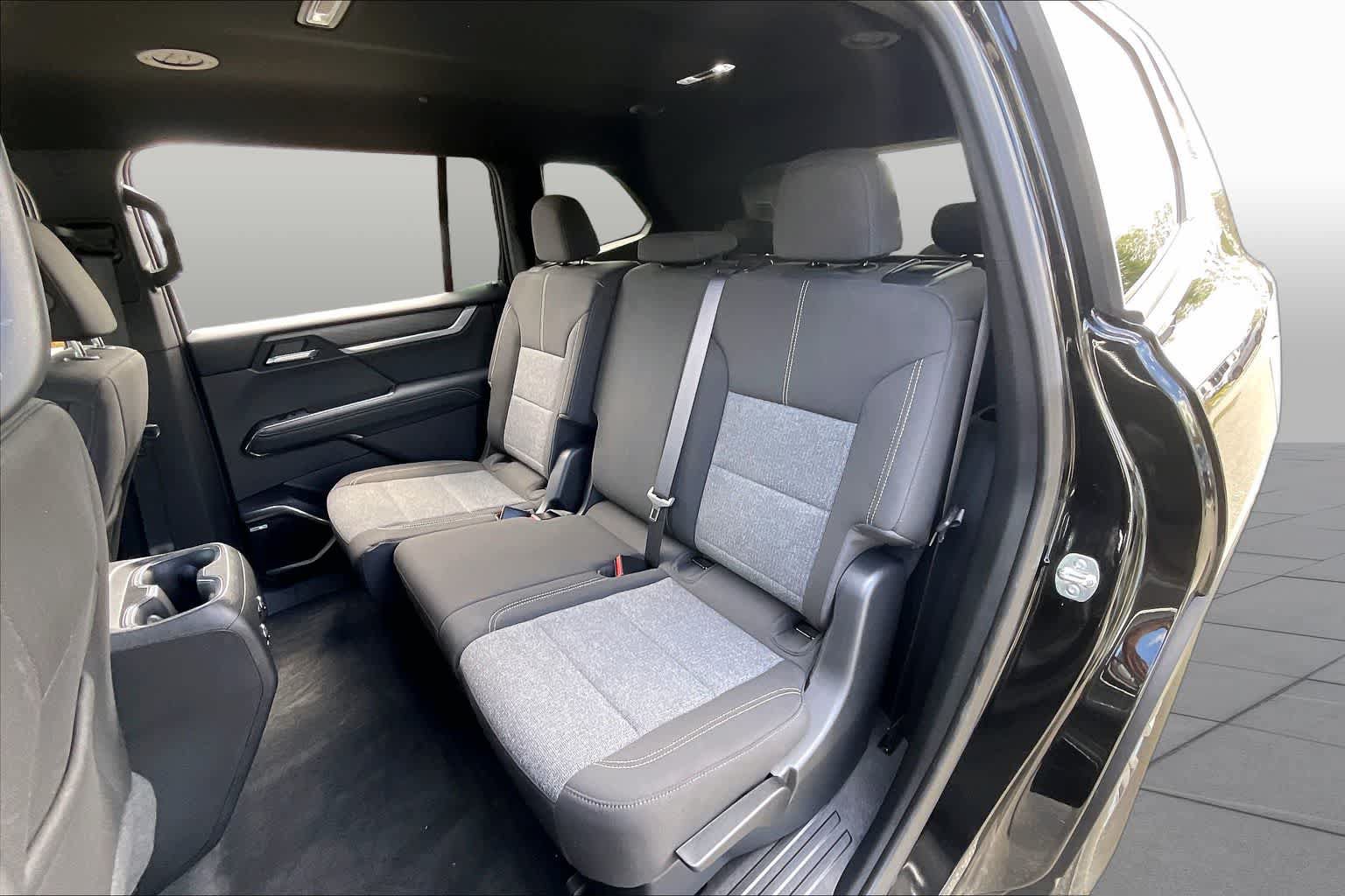 Used 2025 GMC Acadia Elevation AWD/4WD image 19