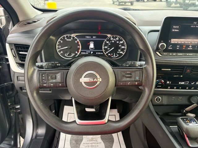 Used 2022 Nissan Rogue SV image 15