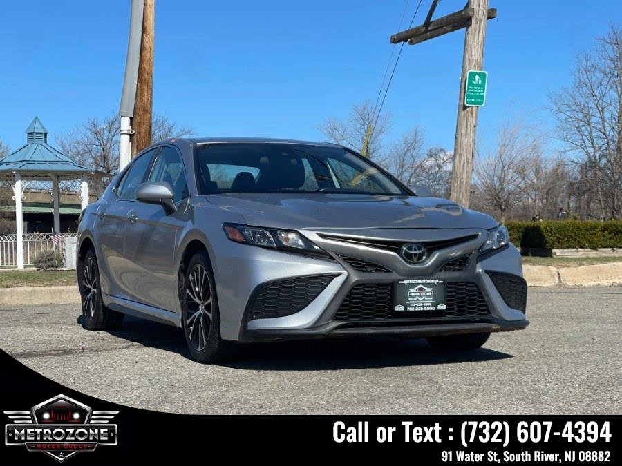 Used 2021 Toyota Camry SE FWD image 9