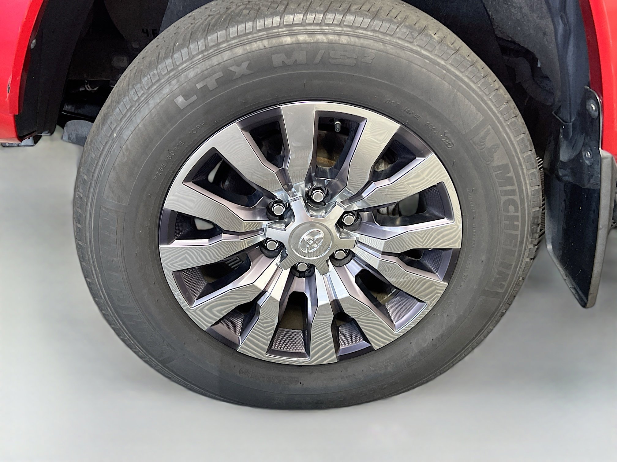 Used 2022 Toyota Tacoma Limited image 13