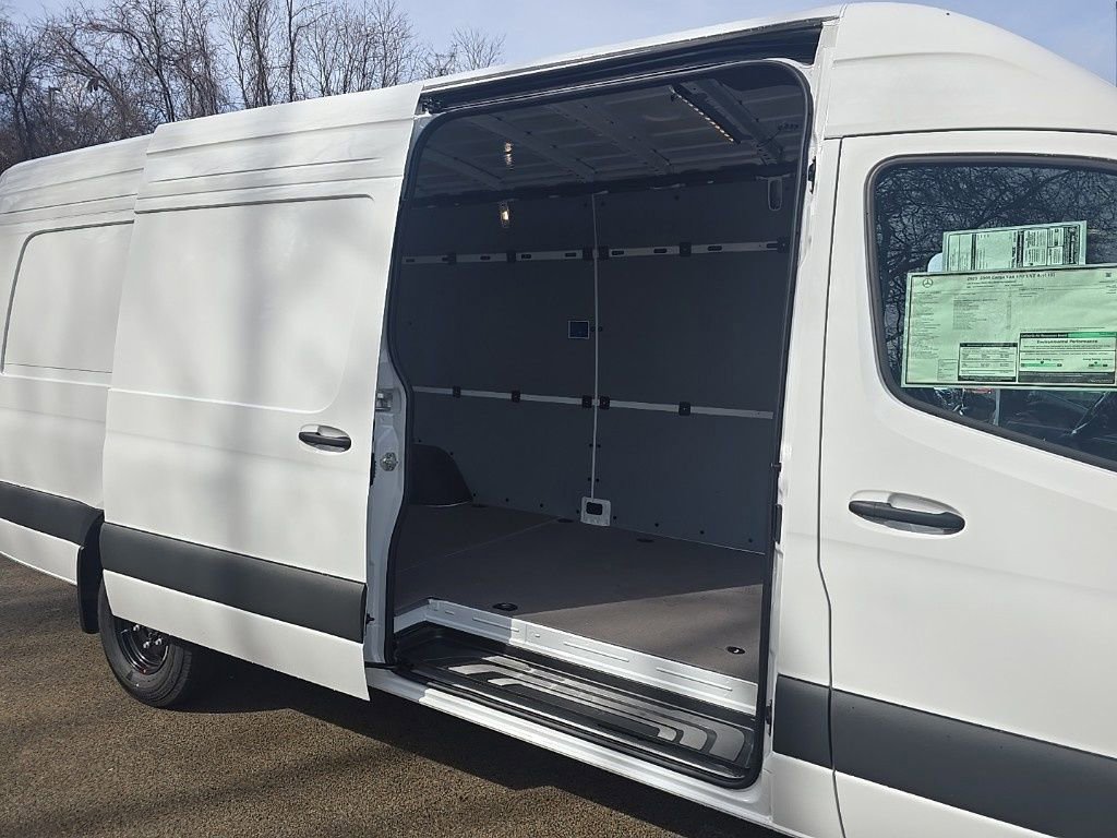 New 2025 Mercedes-Benz Sprinter 3500 image 23