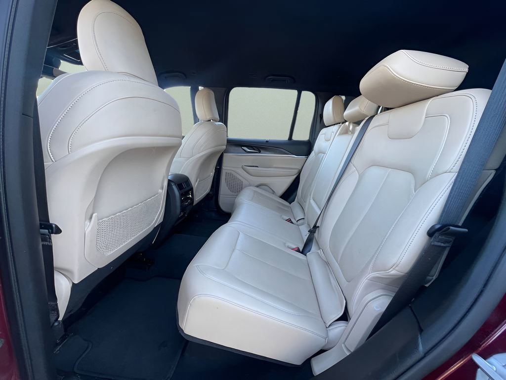 Used 2023 Jeep Grand Cherokee Limited w/ Luxury Tech Group II image 20