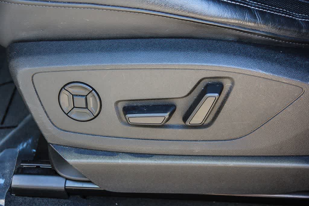 Used 2023 Audi e-tron Premium Plus w/ Premium Plus Package image 18