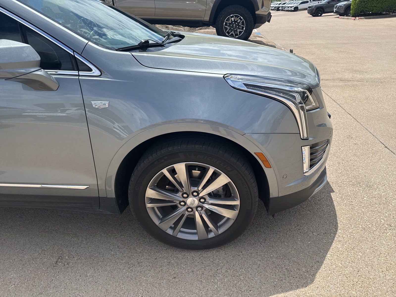 Used 2023 Cadillac XT5 Premium Luxury w/ Technology Package image 4