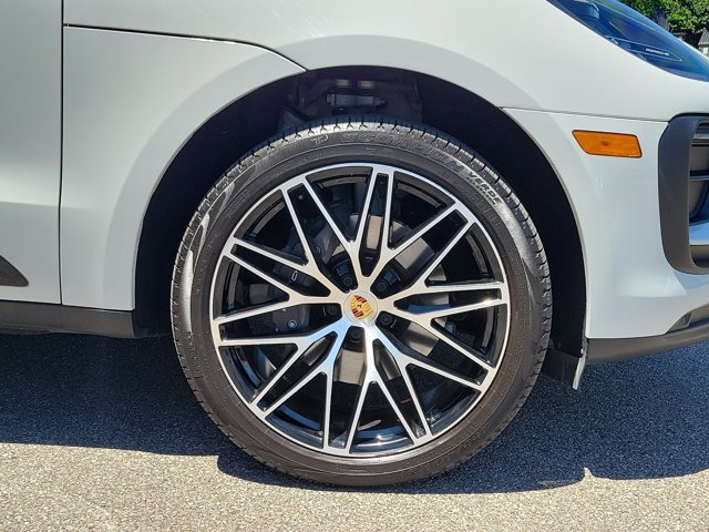 Certified 2023 Porsche Macan AWD/4WD image 15