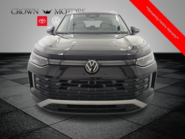 Used 2025 Volkswagen Tiguan SE w/ Panoramic Sunroof Package AWD/4WD image 2