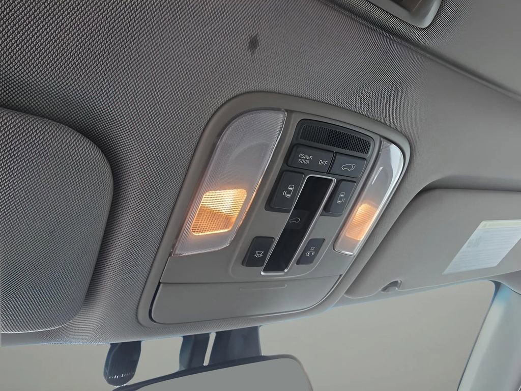 Used 2020 Kia Sedona SX image 24