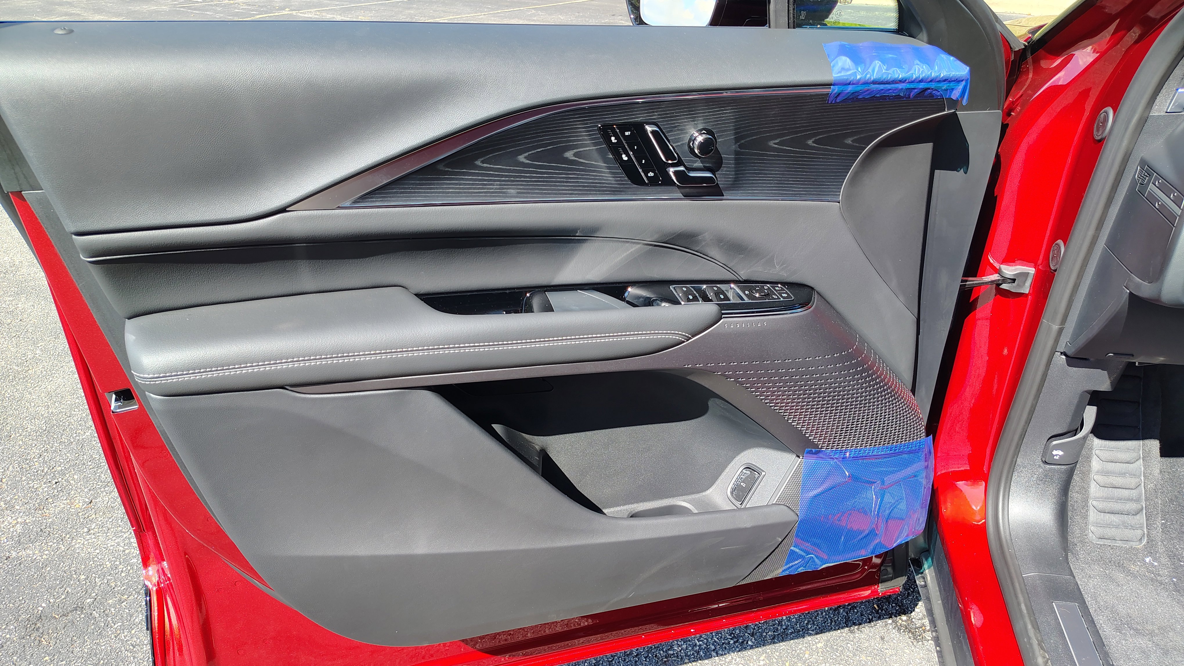 New 2026 Cadillac Lyriq Sport image 9