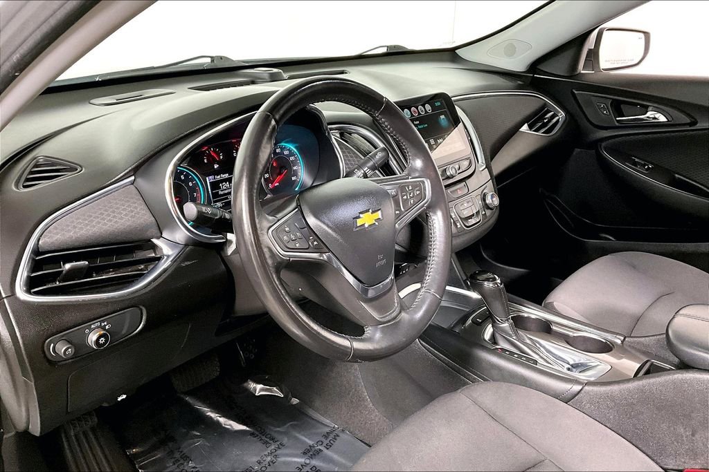Used 2017 Chevrolet Malibu LT w/ Driver Confidence Package image 12