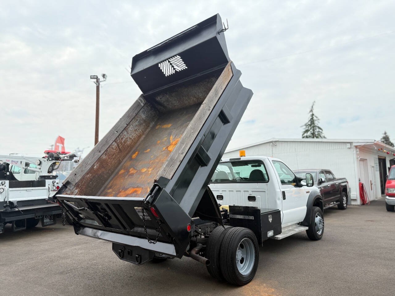 Used 2006 Ford F450 2WD Regular Cab Super Duty image 22