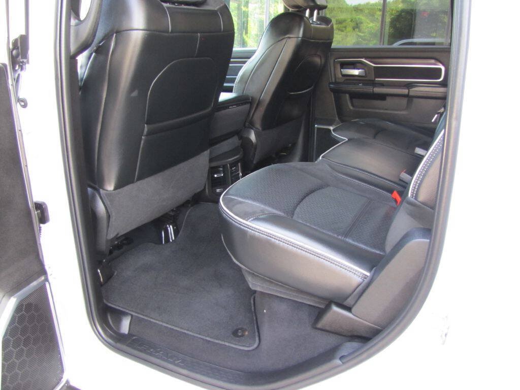 Used 2026 RAM 2500 Laramie AWD/4WD image 18