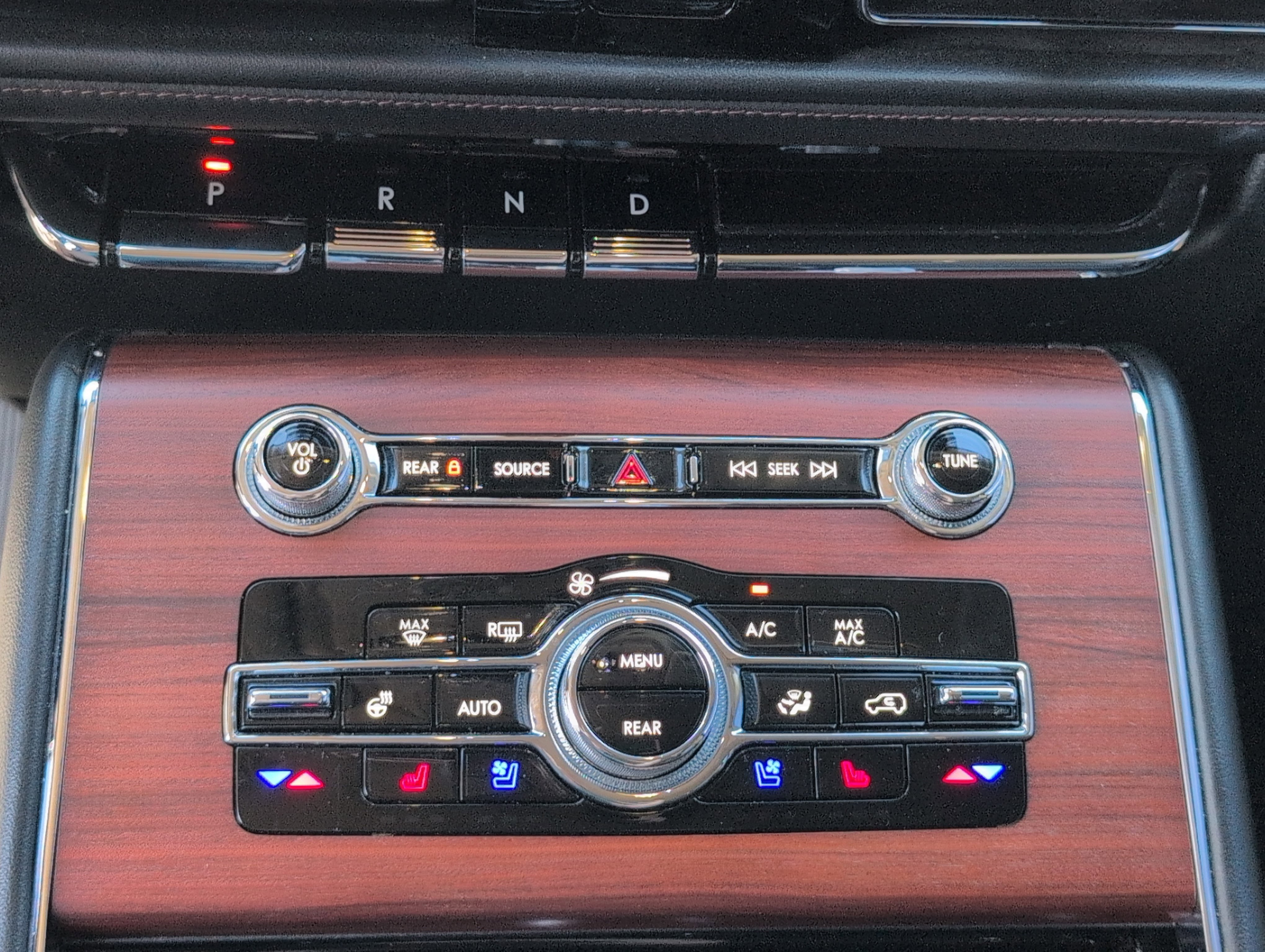 Used 2023 Lincoln Aviator Reserve w/ Equipment Group 201A image 17