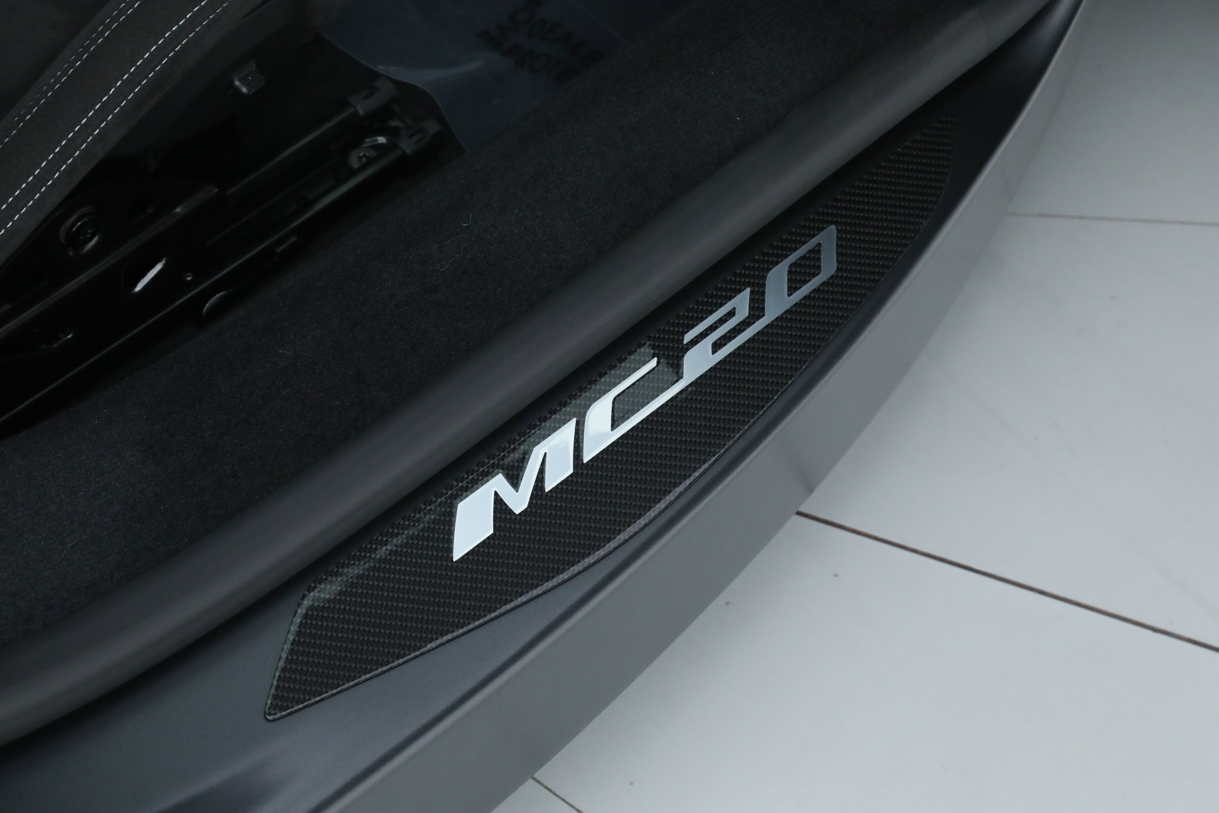 Used 2025 Maserati MC20 Coupe RWD image 36