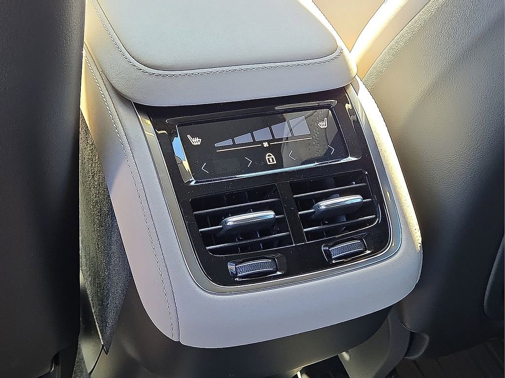 New 2026 Volvo XC90 B5 Core image 15
