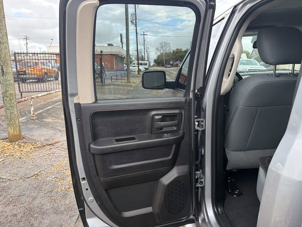 Used 2019 RAM 1500 Tradesman w/ Chrome Plus Package image 18